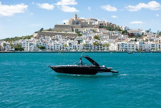 La Brise Charter