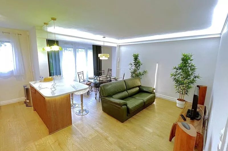 Appartement, Super Cosy, 2 Chambres, Pk Privé, 5 mn du Rer, 20 mn de Paris