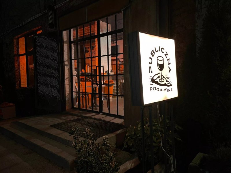 Publiczna Pizza Napoletana & Natural Wine
