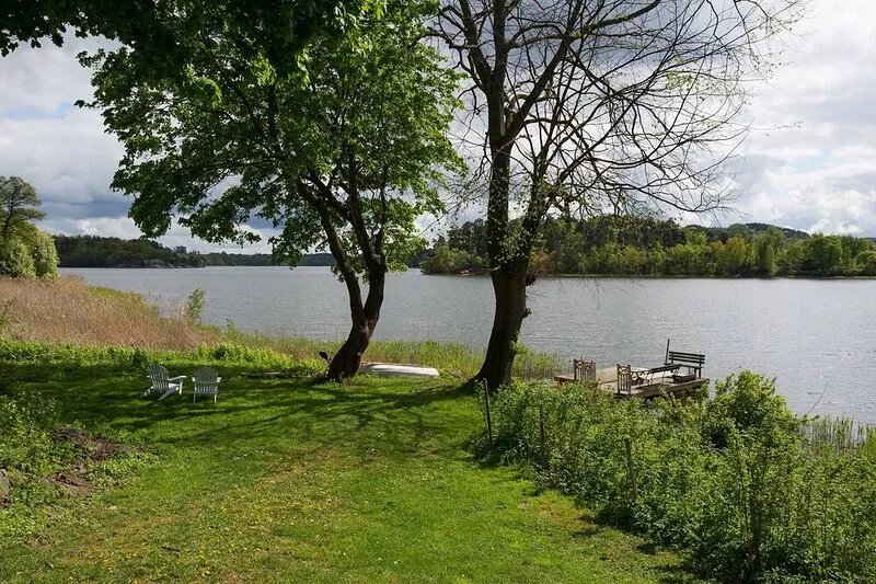 Beautiful Lake house near city center