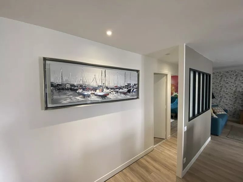 Very bright apartment (5-minute walk to the sea and town center)