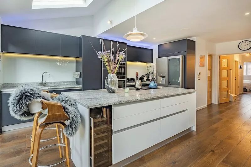 A luxurious house situated close to the beach, ideal for family holidays and