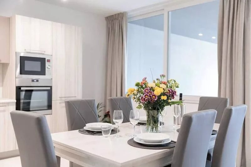 This apartment is a 3 bedroom(s), 3 bathrooms, located in Il-Mellieħa, null.