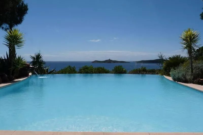 Villa sea view exception secure swimming pool - beach and sea 250 meters away