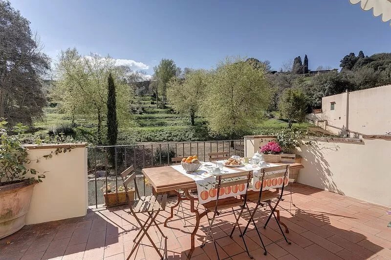 VERY LARGE APARTMENT WITH 3 ROOMS (6 PEOPLE)  WITH ELEVATOR AND TERRACE