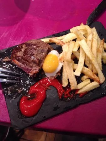 Astelena Bar