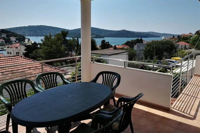 Two bedroom apartment with terrace and sea view Tisno, Murter (A-4295-a)
