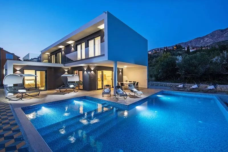 New modern Villa Luce. Guaranteed privacy