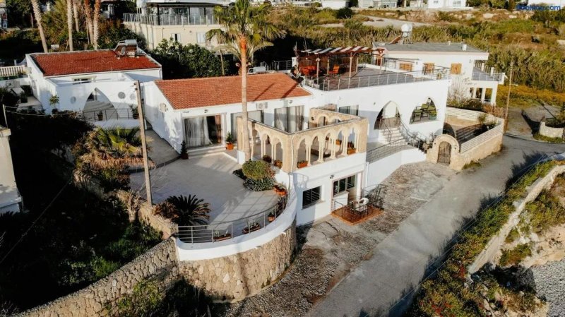 Luxuriant Houses Kyrenia