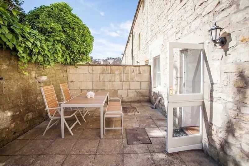 Ralph Allen Cottage - Charming, beautifully renovated cottage - with parking
