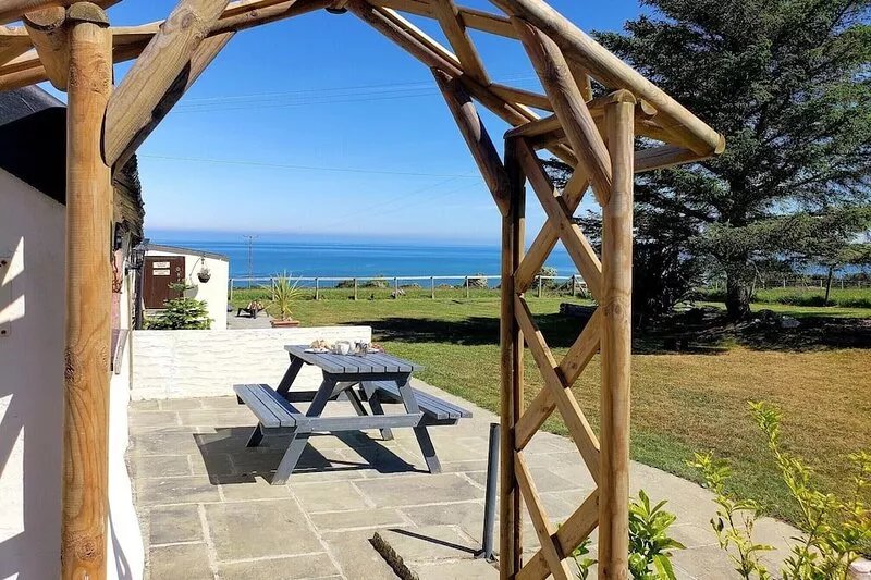 1 Byre Cottage ' Stunning views....Cosy cottage.....Pet friendly!'