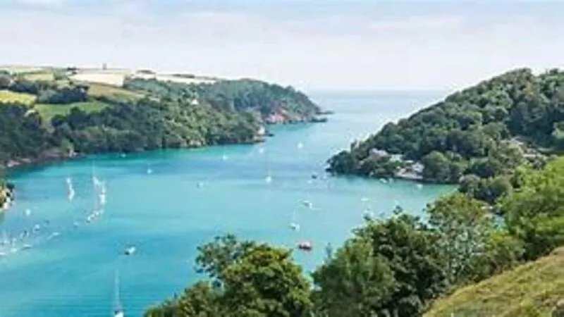 COMFORTABLE COUNTRY CHALET, NEAR DARTMOUTH, DEVON