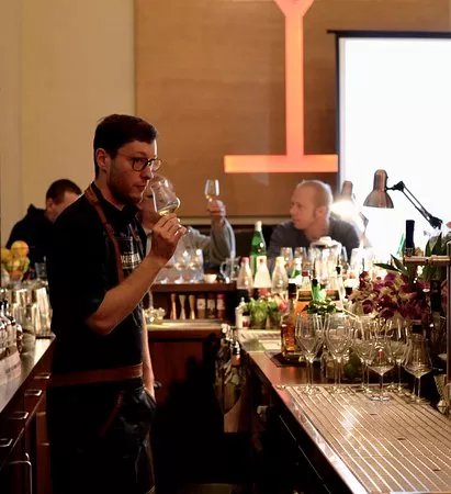 Charles Bar