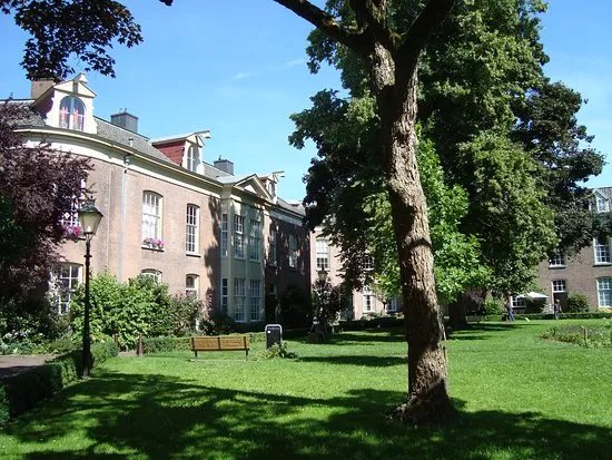 Oude Bornhof (+ Poort Bornhof)
