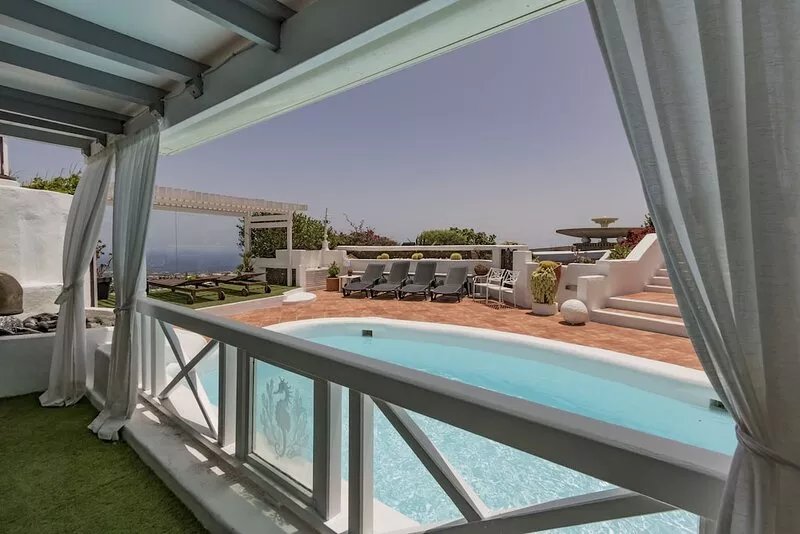 New”Deluxe”historic,Canerian style villa,outstanding seaviews,private heatedpool