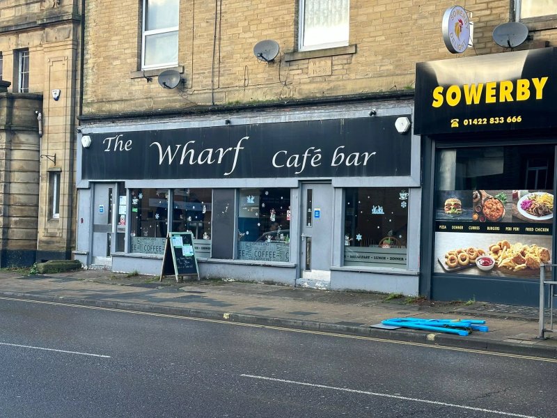 The Wharf Cafe. Bar