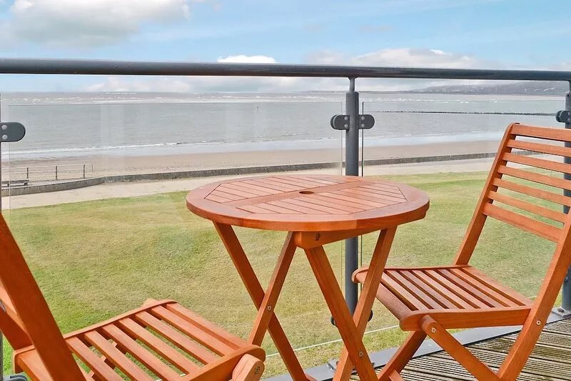 2 bedroom accommodation in Heddfan, Millenium Quay