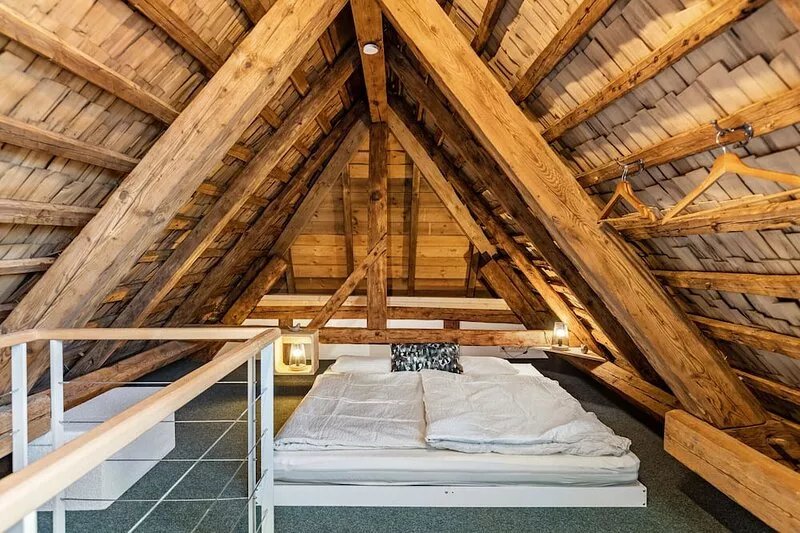 Apartment 'Hiesle' with Private Terrace, Balcony and Wi-Fi