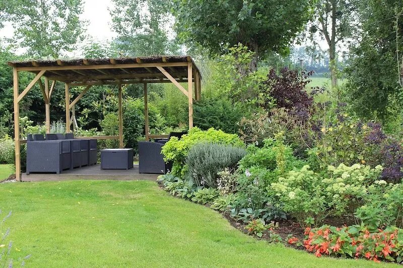 Charming cottage with heated indoor pool near the sea in a quiet