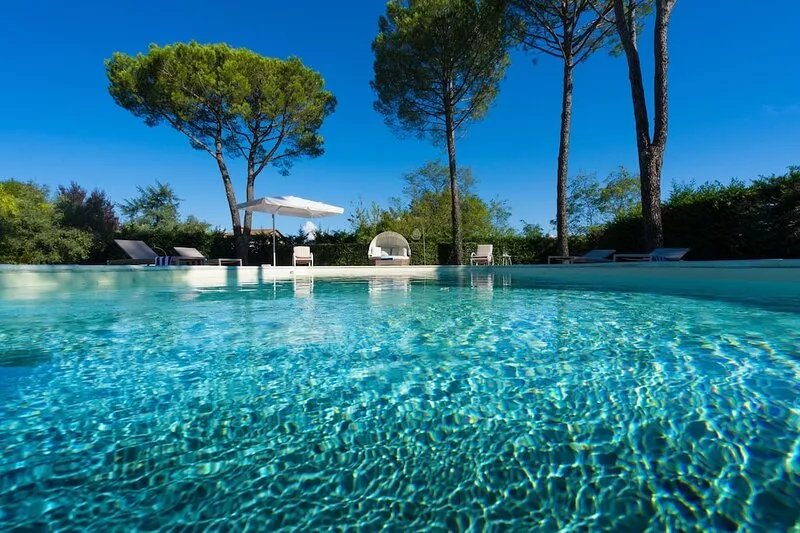 Beautiful villa with swimming pool and air conditioning, near Lucca
