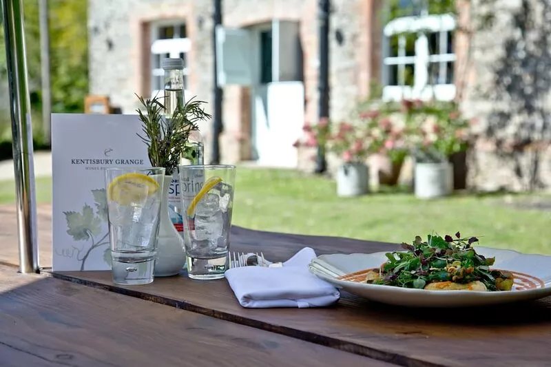 Clifton Lodge, Kentisbury Grange -  a lodge that sleeps 4 guests  in 2 bedrooms