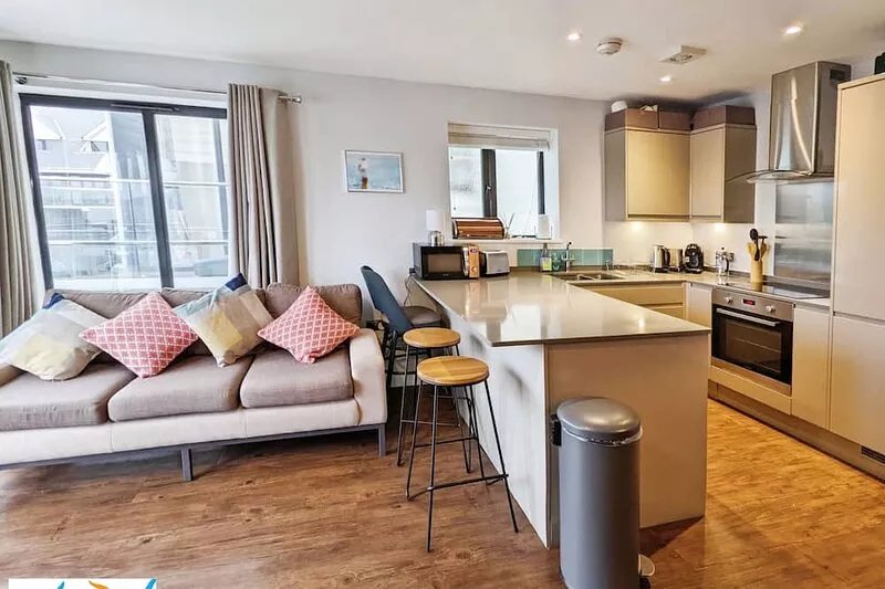 Folly View -  First floor apartment that sleeps 4 guests  in 2 bedrooms