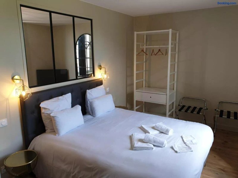 Au Loup Historic Apartments