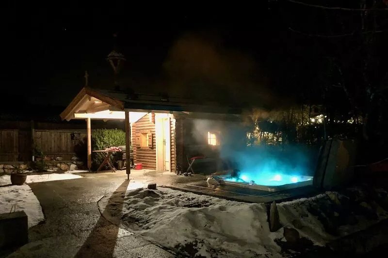 Apartment in Traditional 300yr Tyrolean Chalet: Sauna, Hot tub, 250m to ski lift