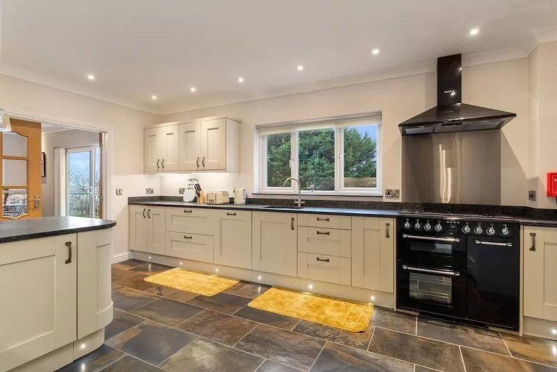 Maynor - Luxury House, Log Burner, Central