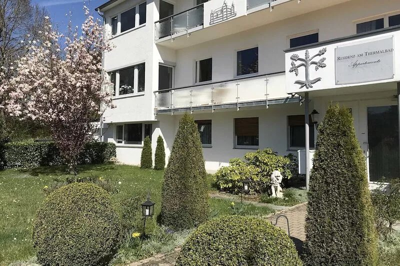 Centrally opposite the Waldsee Therme and the Kurpark in a quiet location