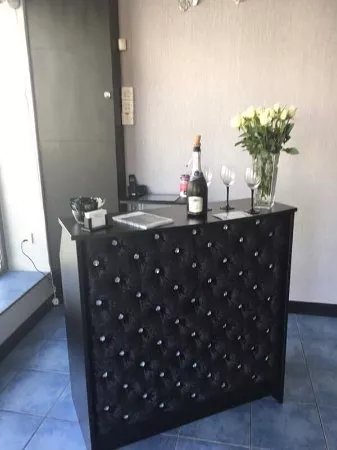 Shimmer N Shine Hair And Beauty Salon