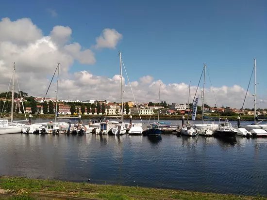 Cais das Lavandeiras