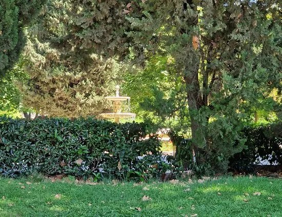 Plaza De Marmol Fountain