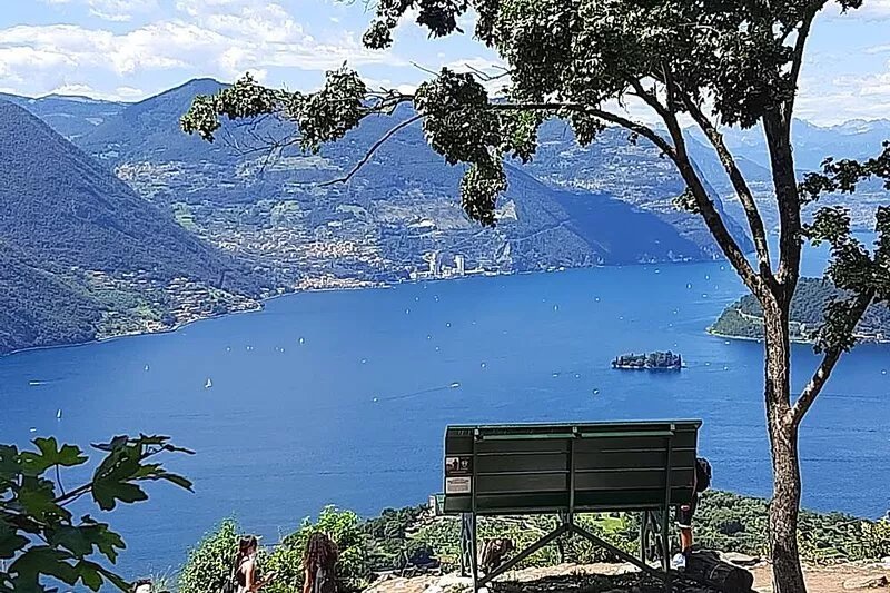 CASETTA MIRAVIGNA: perfect vacation in Franciacorta Iseo Lake-side Wine Region