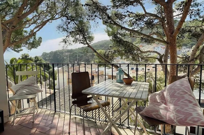 RR1. Terrace and balcony with spectacular views