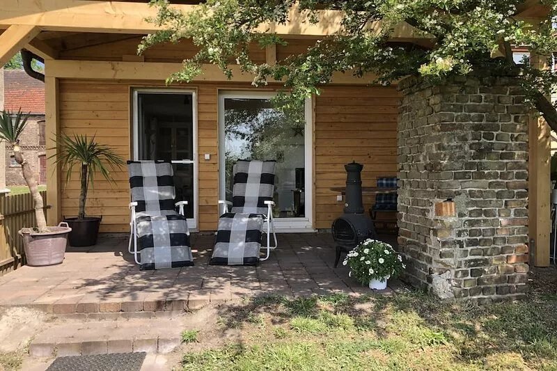 Idyllic "witches house" directly on the lake with private jetty