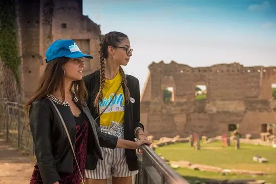 Nicom Tours