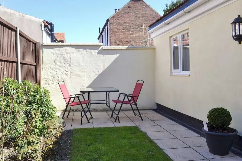 The Hideaway is within walking distance of Sheringham’s beach and eateries.