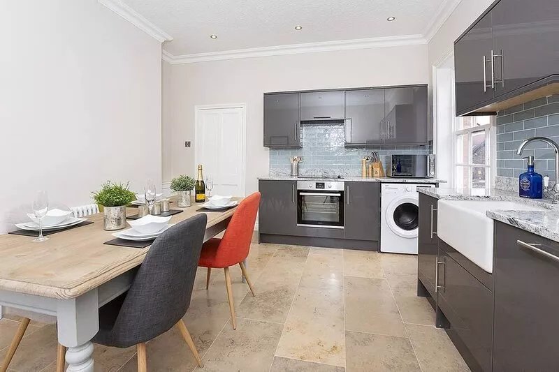 George street boutique apartment 2 - sleeps 6 guests  in 2 bedrooms