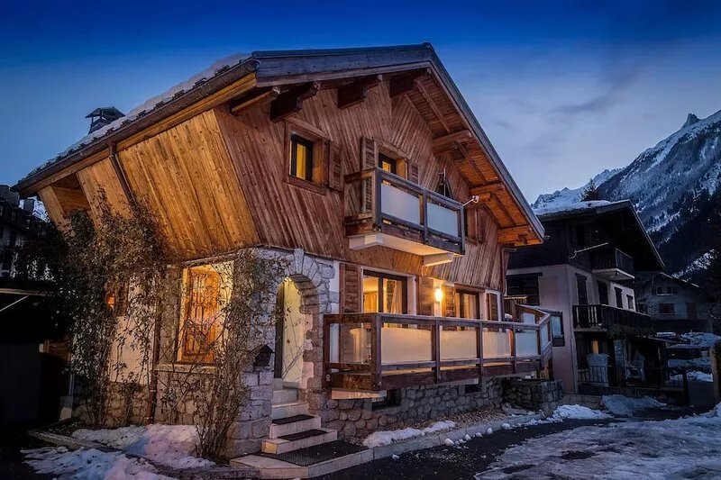 Chalet Grand Cru for 10 people with Jacuzzi Chamonix Holidays
