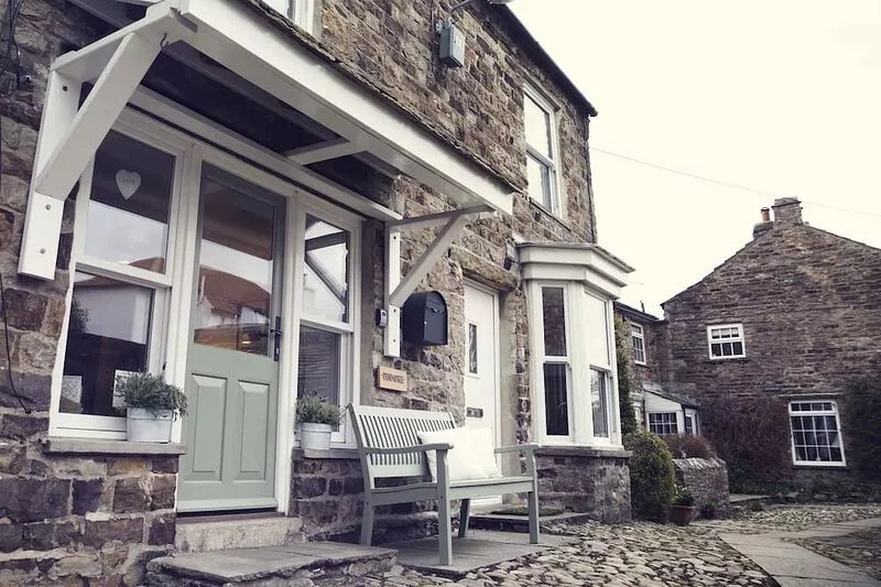 Dinmore, a quirky stone cottage for 2 people near the green in Reeth, Swaledale
