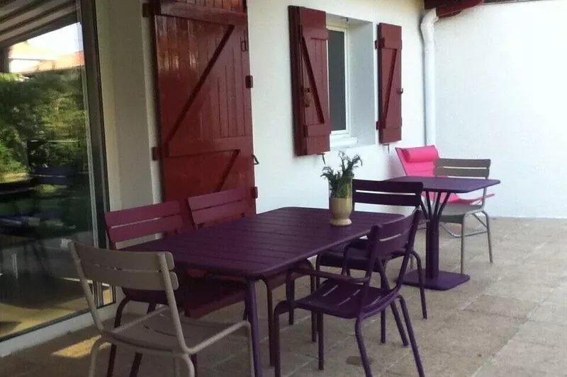 holiday cottage near the sea and hossegor,  SW france coast with garden terrace