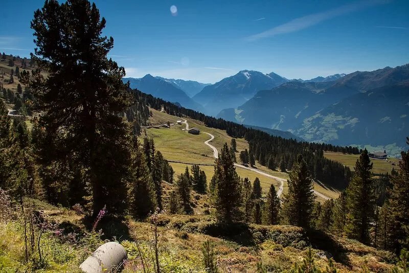 Holiday house in a quiet, sunny location with a wonderful view of the Zillertal