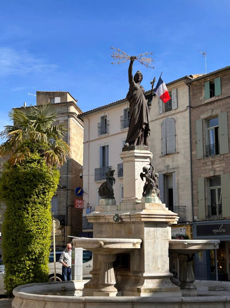 Fontaine de la Republique -- Pezenas