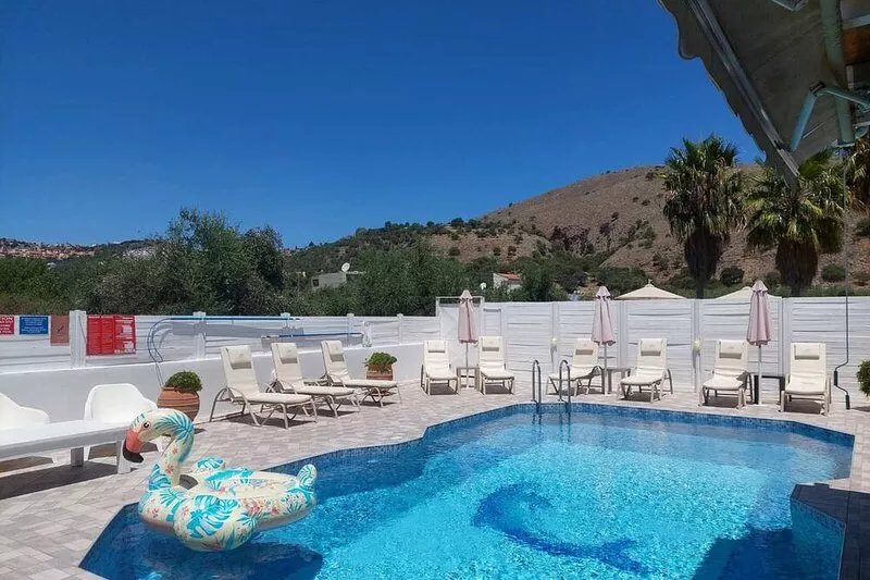 Villa Fantasia next to the beach and to Georgioupolis center with private pool