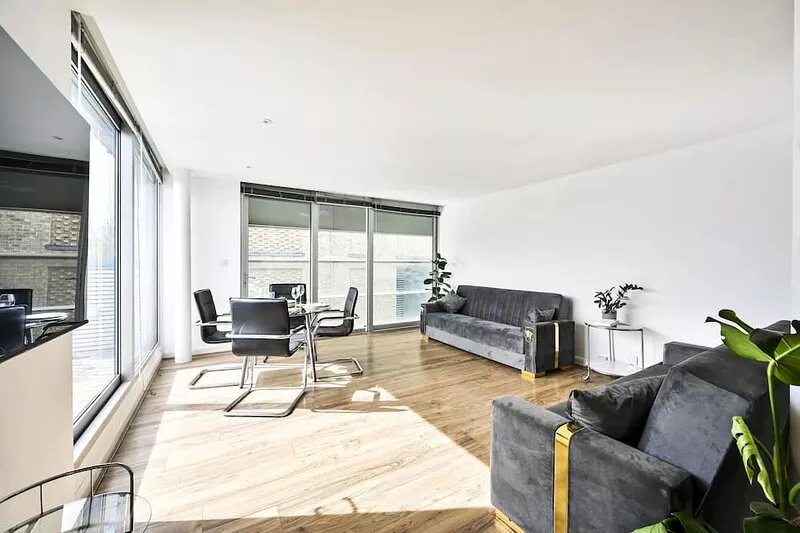 Stratford Rooftop Residence, Sleeps 8 in E15