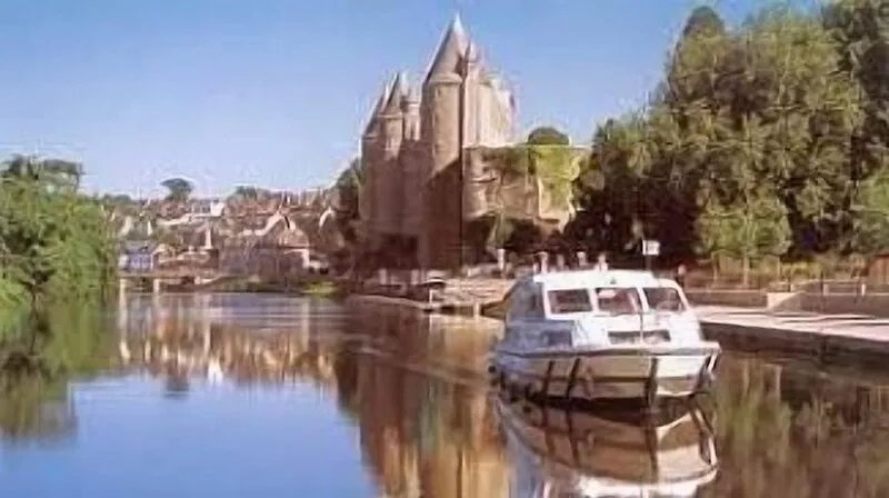 Luxury Gite In The Historic Josselin Centre Facing Impressive Medieval Chateau