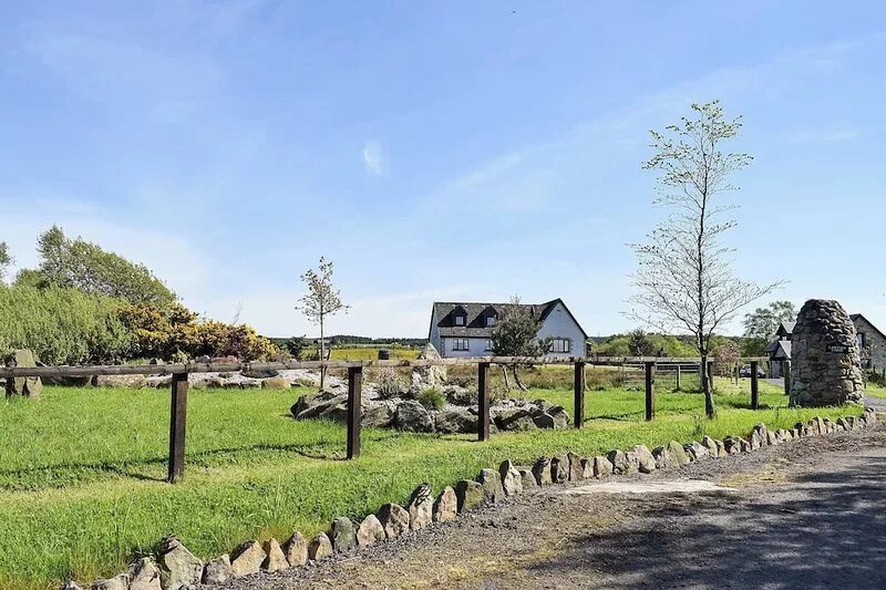3 bedroom accommodation in Bonnybridge, near Falkirk