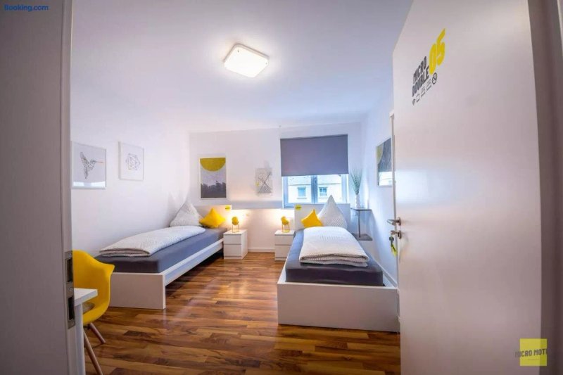 Micro Motel A-25