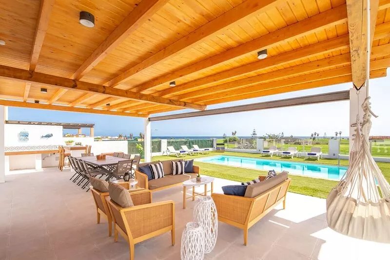 Luxury Family Villa, Jacuzzi, Oceanfront, Heated Pool, Playground, A/C